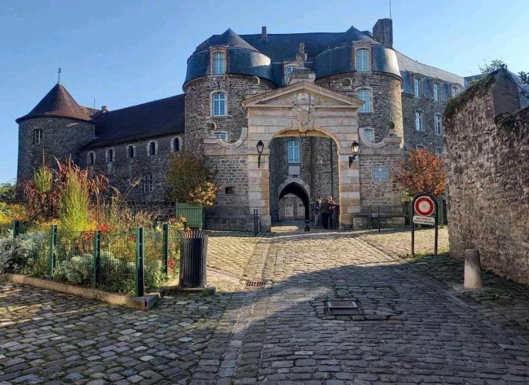 L'Appartement Du Chateau Boulogne-sur-Mer Exterior photo